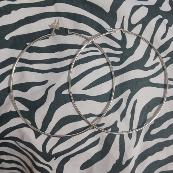 Stainless Steel Women big medium silver hoop earrings - Picture 3 of 7